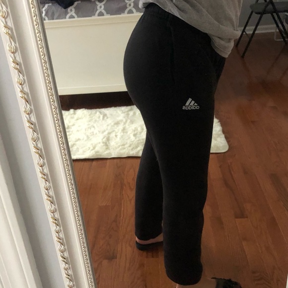 🚨SOLD🚨Adidas sweatpants - Picture 2 of 3